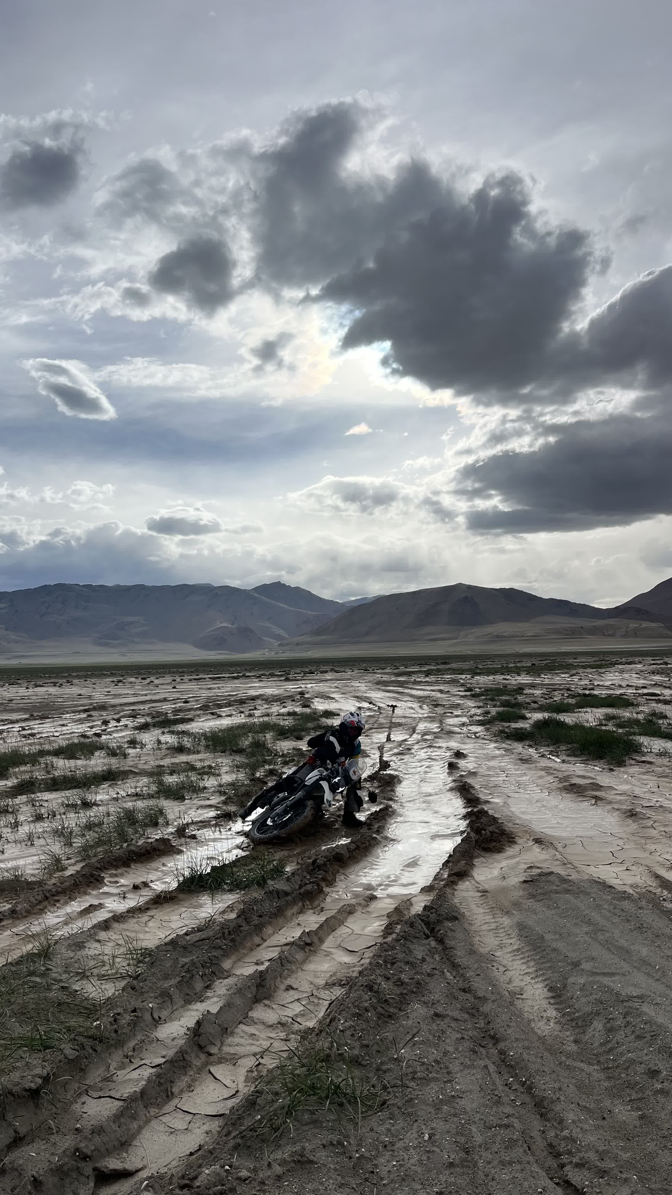 Royal Enfield Classic 350 on Srinagar Leh highway Ladakh Bikers rental