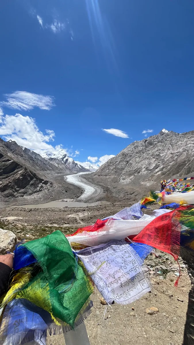 Pensi La, prayer flags over the glacier